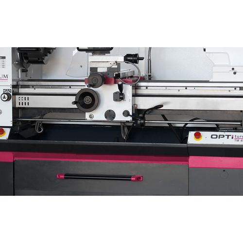 FolientastaturBedienerfreundliche Folientastatur mit den Funktionen: Maschine an, Kühlmittelpumpe, Licht und Direktlauf