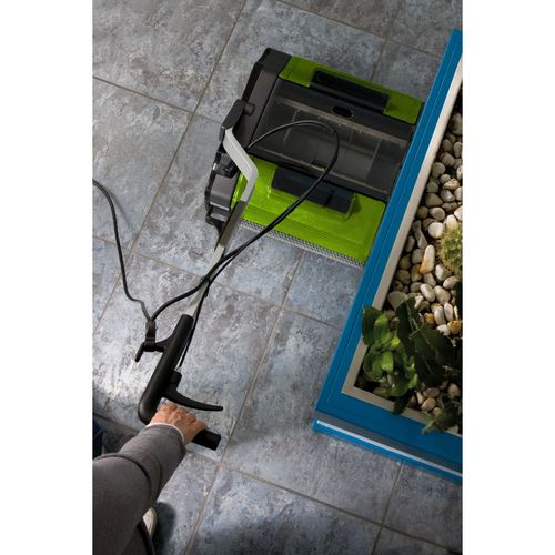 Reinigung auch an schwierigen Stellen z.B. entlang von Sockelleisten und in Ecken