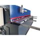 <ul><li>Kugeln im Auflagetisch für besseres Blech-Handling</li><li>Frontauflagearme 1000mm</li><li>Seitenanschlag 1500mm mit Skala und T-Nut </li></ul>